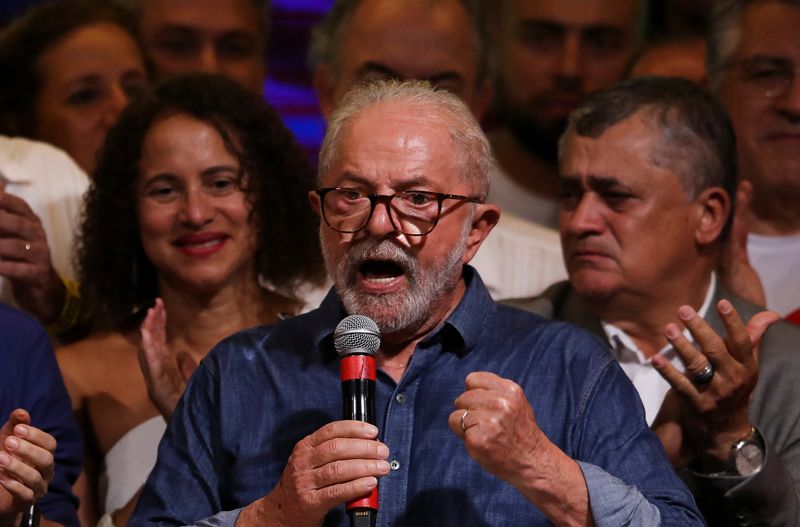 &copy; Reuters. Presidente eleito Luiz Inácio Lula da Silva discursa após vencer segundo turno da eleição presidencial
30/10/2022 REUTERS/Carla Carniel