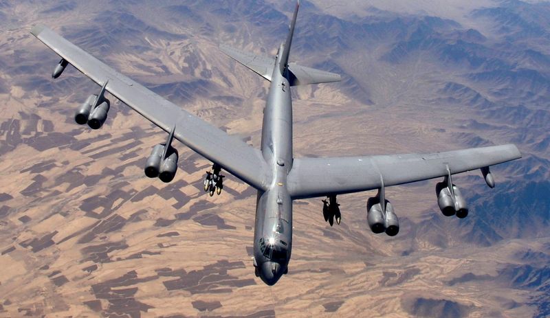 © Reuters. FILE PHOTO: A B-52 Stratofortress, flown by Capt. Will Byers and Maj. Tom Aranda, prepares for refueling over Afghanistan during a close-air-support mission in this undated handout photo.   U.S. Air Force/Master Sgt. Lance Cheung/Handout via REUTERS   ATTENTION EDITORS - THIS IMAGE HAS BEEN SUPPLIED BY A THIRD PARTY.  To match Special Report USA-CHINA/BOMBERS/File Photo