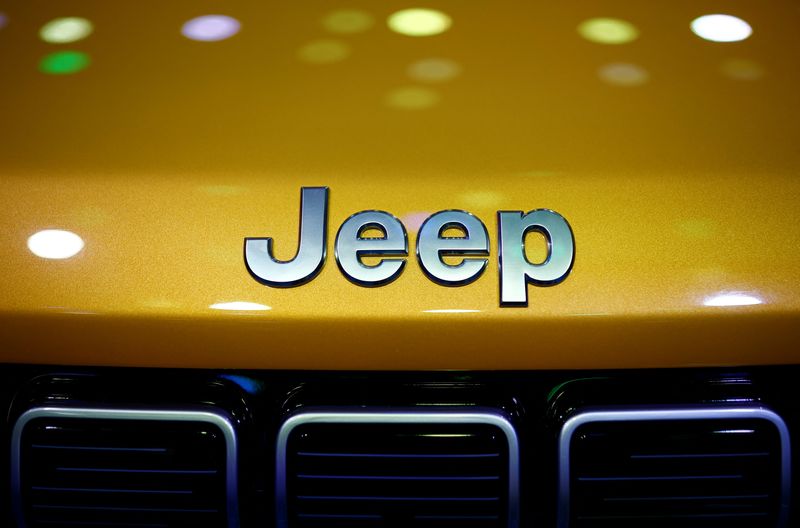 &copy; Reuters. Le logo de Jeep au Paris Auto Show 2022. /Photo prise le 18 octobre 2022 à Paris, France/REUTERS/Stéphane Mahé