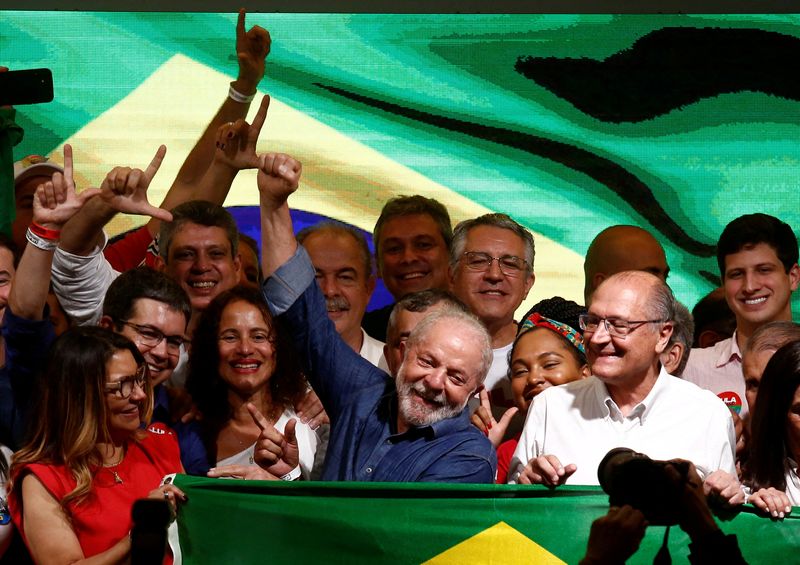 &copy; Reuters. Lula comemora vitória na eleição presidencial
REUTERS/Carla Carniel 