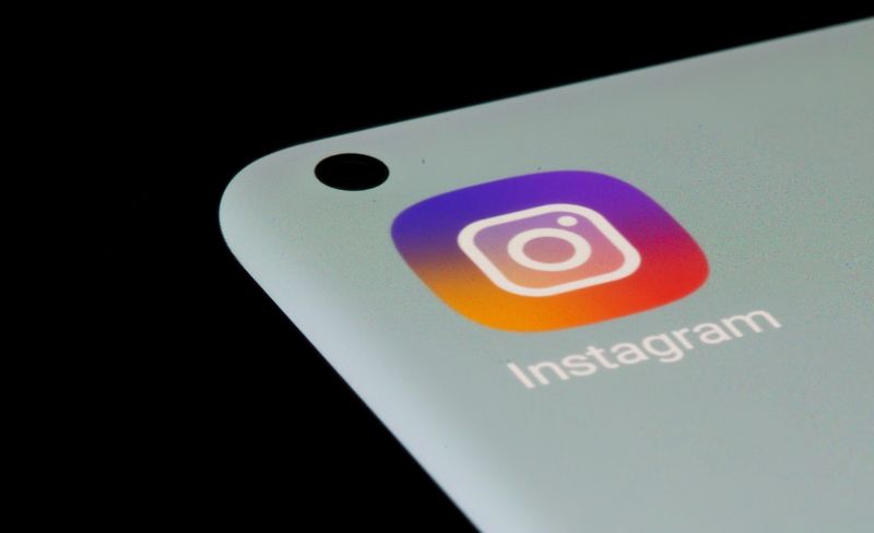 &copy; Reuters. FILE PHOTO: Instagram app is seen on a smartphone in this illustration taken, July 13, 2021. REUTERS/Dado Ruvic/Illustration