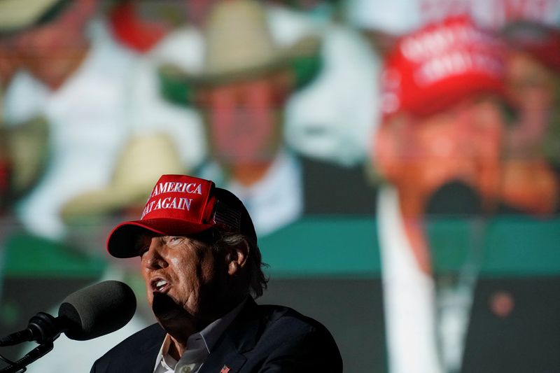 &copy; Reuters. Former U.S. President Donald Trump speaks during a rally in Robstown, Texas, U.S., October 22, 2022. REUTERS/Go Nakamura