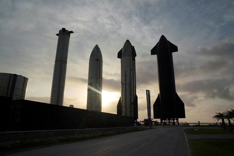 &copy; Reuters. FILE PHOTO: Starship prototypes are pictured at the SpaceX South Texas launch site in Brownsville, Texas, U.S., May 22, 2022. REUTERS/Veronica G. Cardenas/File Photo
