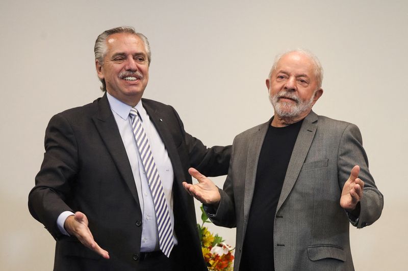 &copy; Reuters. Brazil's elected President Luiz Inacio Lula da Silva meets Argentina's President Alberto Fernandez in Sao Paulo, Brazil, October 31, 2022. REUTERS/Carla Carniel