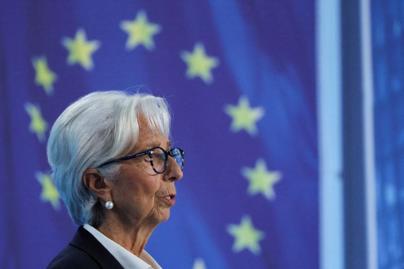 &copy; Reuters. La présidente de la Banque centrale européenne (BCE), Christine Lagarde, lors d'une conférence de presse. /Photo prise le 27 octobre 2022 à Francfort/REUTERS/Wolfgang Rattay