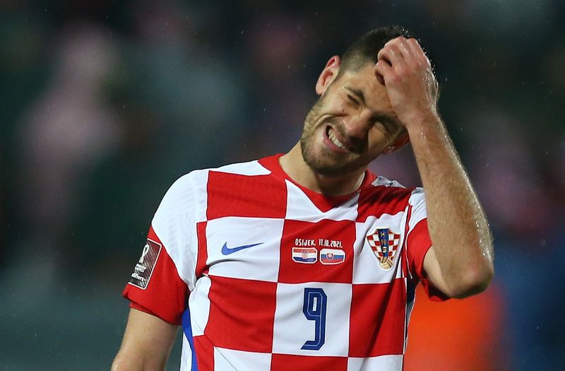 &copy; Reuters. أندريه كراماريتش مهاجم كرواتيا خلال مباراة في أوسييك في كرواتيا بصورة من أرشيف رويترز.