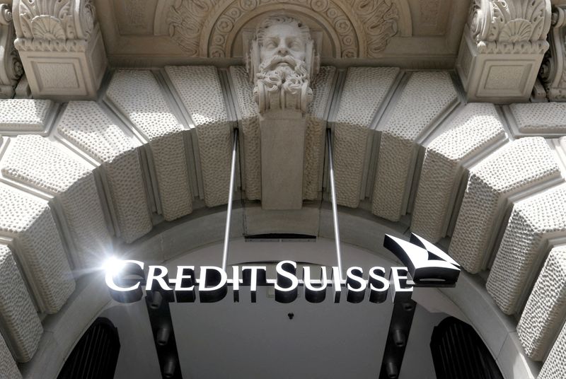 Credit Suisse to use repurchased shares for employee plans