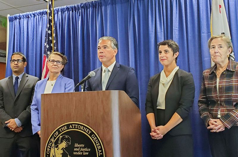 &copy; Reuters. FILE PHOTO: California Attorney General Rob Bonta, at lectern and flanked by staff, announces an antitrust lawsuit against Amazon.com Inc during a news conference in San Francisco, California, U.S. September 14, 2022. REUTERS/Paresh Dave/