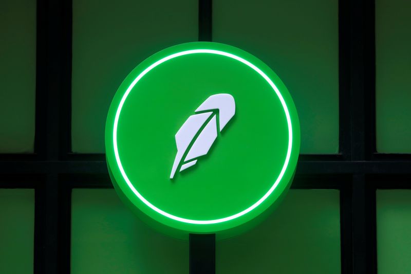 Robinhood posts smaller loss as higher rates boost margin trading business