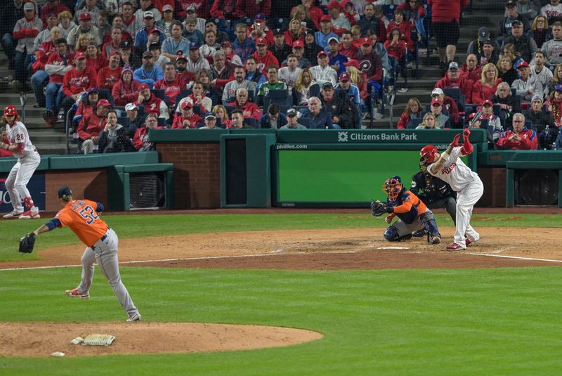 &copy; Reuters. Nov 2, 2022; Philadelphia, Pennsylvania, USA; Houston Astros relief pitcher Bryan Abreu (52) strikes out Philadelphia Phillies right fielder Nick Castellanos (8) during the seventh inning in game four of the 2022 World Series at Citizens Bank Park. Mandat