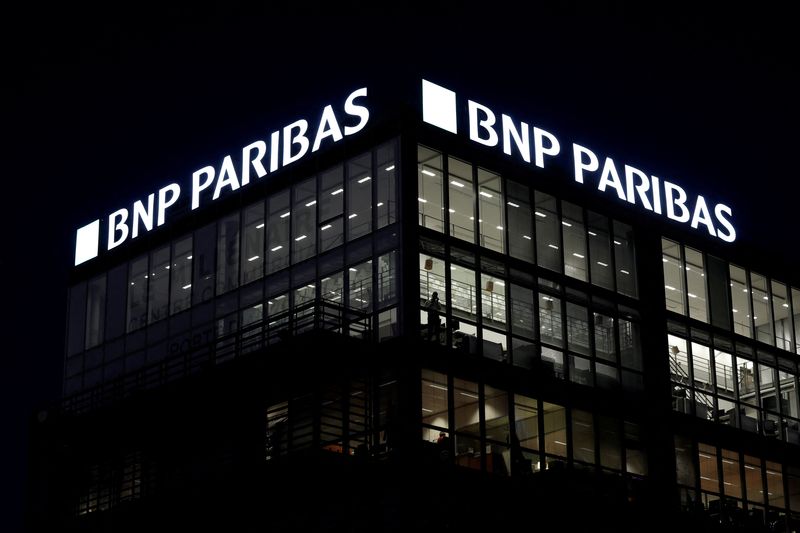 &copy; Reuters. Le logo de BNP Paribas sur une agence bancaire à Paris. /Photo prise le 9 février 2022/REUTERS/Benoit Tessier