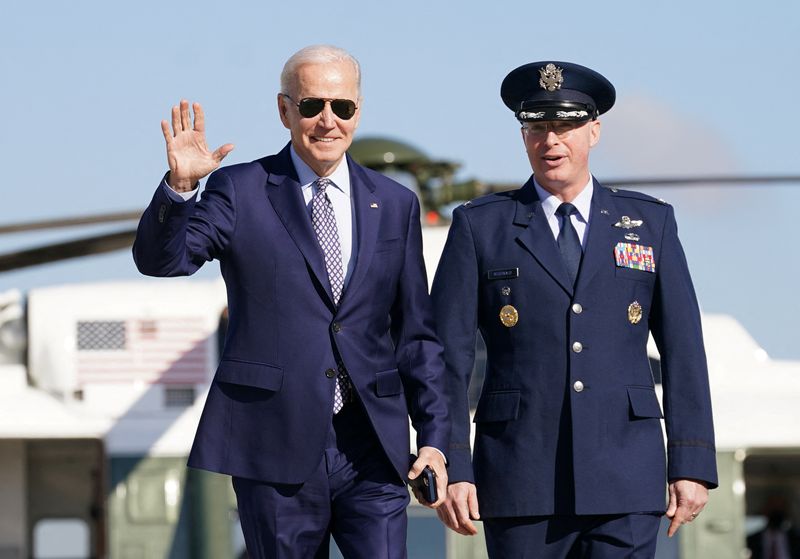 Biden appeals to young voters in U.S. West as midterms near