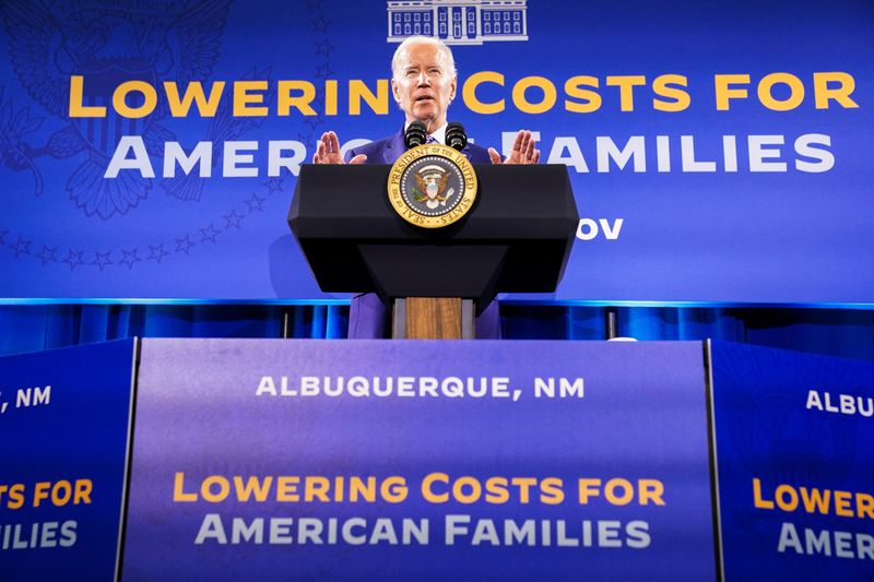 © Reuters. U.S. President Joe Biden delivers remarks on 