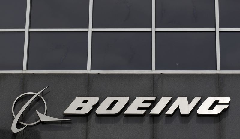 &copy; Reuters. FILE PHOTO: The Boeing logo is seen at their headquarters in Chicago, in this April 24, 2013. REUTERS/Jim Young/Files