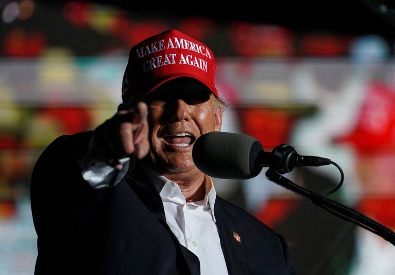 &copy; Reuters. Photo d'archives : L'ancien président américain Donald Trump lors d'un rassemblement à Robstown, au Texas, aux États-Unis. /Photo prise le 22 octobre 2022/REUTERS/Go Nakamura