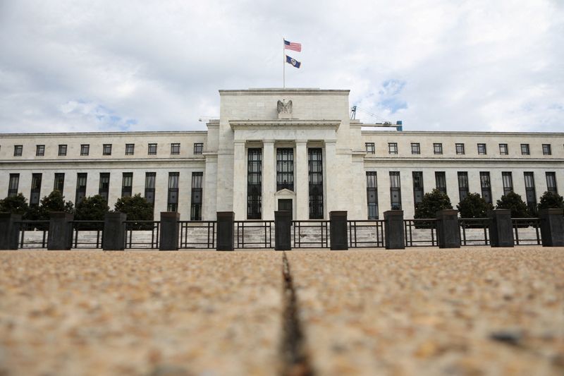 © Reuters. FILE PHOTO: The Federal Reserve building is pictured in Washington, DC, U.S., August 22, 2018. REUTERS/Chris Wattie