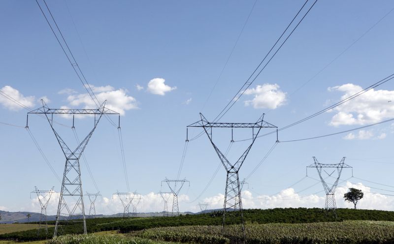 &copy; Reuters. Torres de transmissão de energia no Brasil. REUTERS/Paulo Whitaker (BRAZIL - Tags: ENERGY)