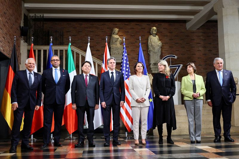 &copy; Reuters. Des responsables posent pour une photo lors de la conférence des ministres des Affaires étrangères du G7 à Münster, en Allemagne. /Photo prise le 3 novembre 2022/REUTERS/Wolfgang Rattay