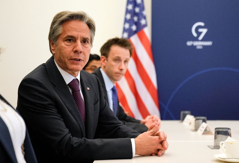 © Reuters. أنتوني بلينكن وزير الخارجية الأمريكي خلال اجتماع على هامش اجتماعات مجموعة السبع في ألمانيا يوم الجمعة. صورة من ممثل لوكالات الأنباء. 