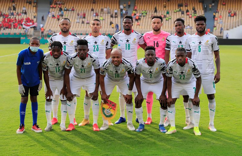 &copy; Reuters. لاعبو منتخب غانا قبل مباراتهم أمام منتخب المغرب في الكاميرون بتاريخ العاشر من يناير كانون الثاني 2022. تصوير: ثائر السوداني - رويترز.