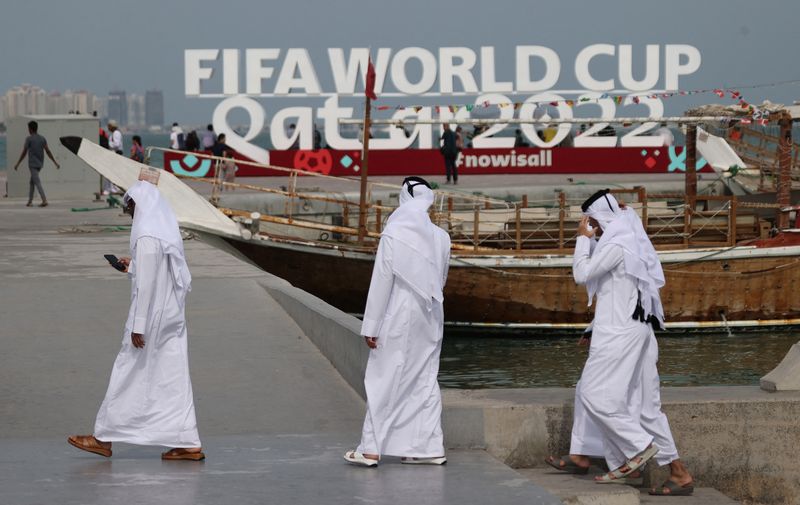&copy; Reuters. FOTO DE ARCHIVO. Fútbol - Copa Mundial de la FIFA Qatar 2022 - Doha, Qatar - 5 de noviembre de 2022 - Vista general de los aficionados antes de la Copa Mundial de la FIFA Qatar 2022. REUTERS/Ibraheem Al Omari