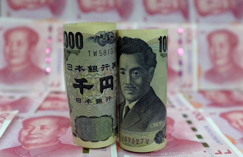 &copy; Reuters. Japanese 1000-yen banknotes and Chinese 100-yuan banknotes are seen in a picture illustration, in Beijing, China, January 21, 2016. REUTERS/Jason Lee