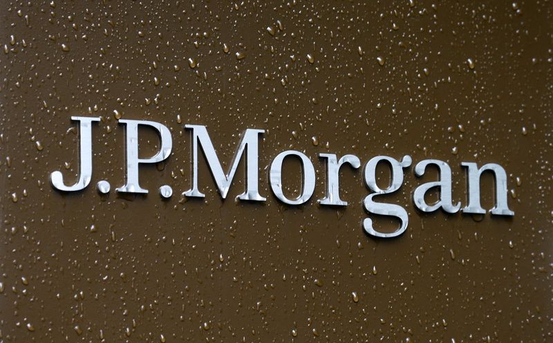 &copy; Reuters. FILE PHOTO: The logo of J.P. Morgan is seen in Zurich, Switzerland July 8, 2021.  REUTERS/Arnd Wiegmann