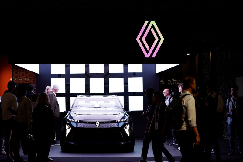 © Reuters. Logotipo da Renault, no centro de exposições Porte de Versailles em Paris
15/06/2022
REUTERS/Benoit Tessier