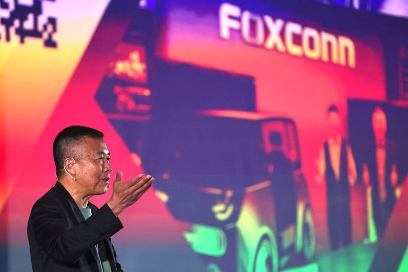 © Reuters. MIH CEO Jack Cheng delivers a speech at the Foxconn's EV development platform MIH, or Mobility in Harmony, demo day in Taipei, Taiwan, November 8, 2022. REUTERS/Ann Wang