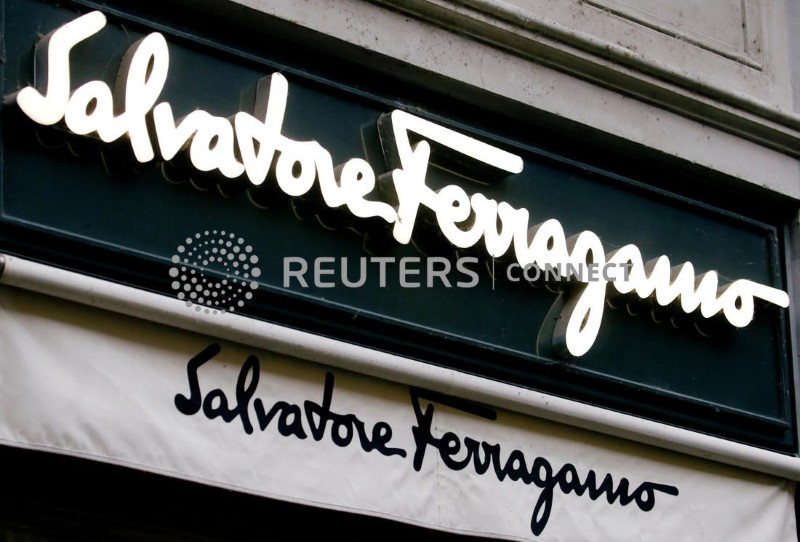 &copy; Reuters. Logo Salvatore Ferragamo su un negozio a Zurigo. 25 gennaio 2021. REUTERS/Arnd Wiegmann/File Photo/File Photo