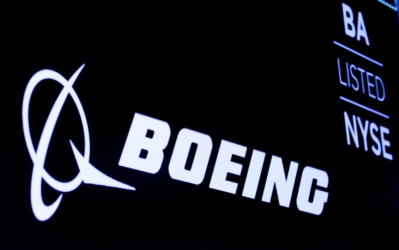 © Reuters. FILE PHOTO: The Boeing logo is displayed on a screen, at the New York Stock Exchange (NYSE) in New York, U.S., August 7, 2019. REUTERS/Brendan McDermid/File Photo