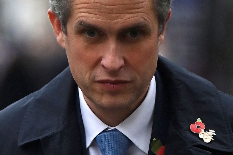&copy; Reuters. الوزير في الحكومة البريطانية جافين وليامسون في صورة التقطت في لندن يوم السابع من نوفمبر تشرين الثاني 2022. تصوير: توبي ميلفيل - رويترز.