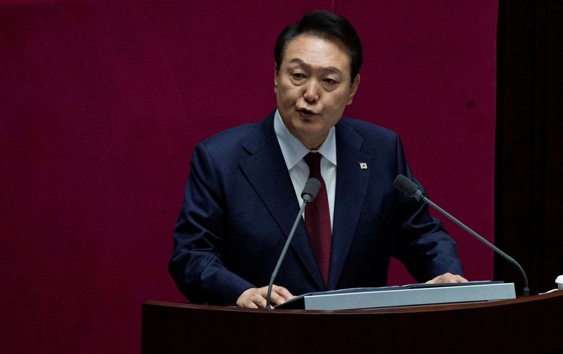 &copy; Reuters. FILE PHOTO: South Korean President Yoon Suk-yeol speaks on the government budget at the National Assembly in Seoul, South Korea, 25 October 2022. JEON HEON-KYUN/Pool via REUTERS