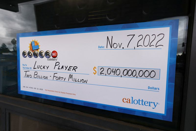&copy; Reuters. 　１１月８日、米宝くじ「パワーボール」の運営団体は、２０億４０００万ドル（約２９７０億円）のジャックポット（大当たり）が１枚出たと発表した。当たりくじを販売したカリフォル