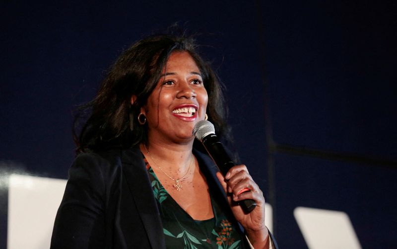 © Reuters. FILE PHOTO: Republican candidate for Michigan Secretary of State Kristina Karamo campaigns in Clinton Township, Michigan, U.S. November 4, 2022.  REUTERS/Rebecca Cook