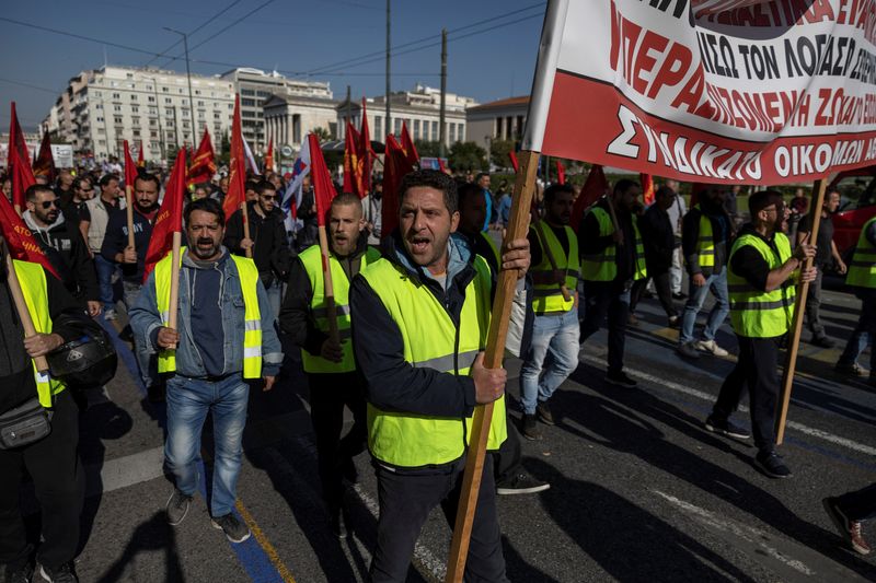 &copy; Reuters. Grève générale de 24 heures à Athènes, en Grèce. /Photo prise le 9 novembre 2022/REUTERS/Alkis Konstantinidis