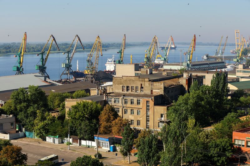&copy; Reuters. Una vista general muestra la ciudad de Jersón, controlada por Rusia, en Ucrania. 24 de julio, 2022. REUTERS/Alexander Ermochenko
