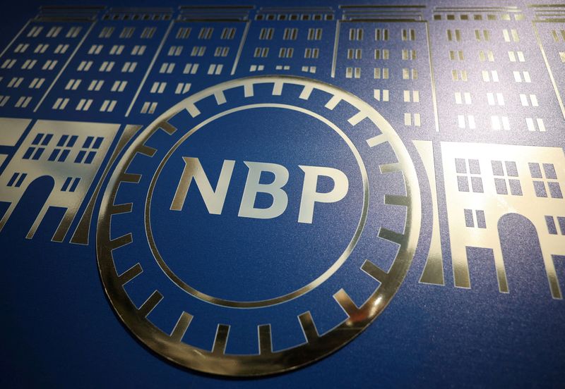 &copy; Reuters. FILE PHOTO: A logo of the Polish Central Bank (NBP) is seen on its building in Warsaw, Poland, September 8, 2022. REUTERS/Kacper Pempel/File Photo