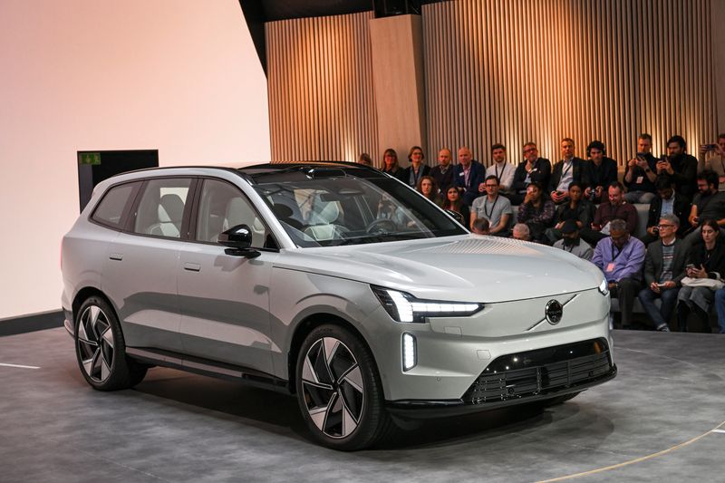 Volvo Cars expects to deliver its electric SUV in 2024
