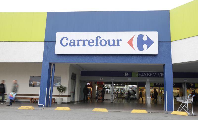 &copy; Reuters. FILE PHOTO: A general view of a Carrefour supermarket in Sao Paulo, Brazil July 18, 2017. REUTERS/Paulo Whitaker/File Photo