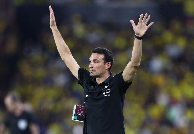 &copy; Reuters. Imagem de arquivo: O técnico da seleção argentina, Lionel Scaloni. 29 de março, 2022. REUTERS/Jose Jacome/Arquivo