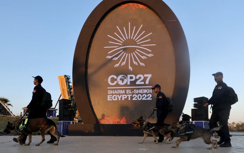 &copy; Reuters. Forças de segurança do Egito fazem patrulha no local da COP27 em Sharm el-Sheikh
09/11/2022
REUTERS/Mohamed Abd El Ghany