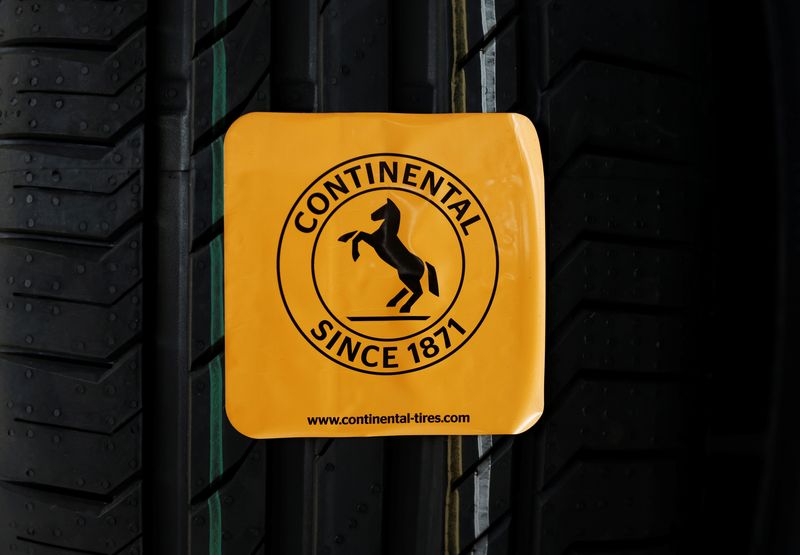 © Reuters. FILE PHOTO: A sticker with the logo of German tyre company Continental is pictured on tyres in Bourbriac, France, February 18, 2022. REUTERS/Benoit Tessier
