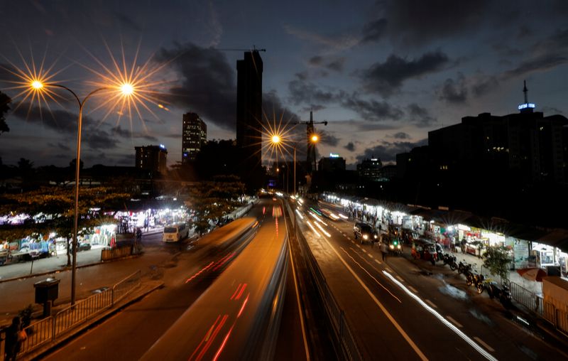 &copy; Reuters. FILE PHOTO: A general view of city's skyline, amid the country's economic crisis in Colombo, Sri Lanka, April 19, 2022. REUTERS/Dinuka Liyanawatte