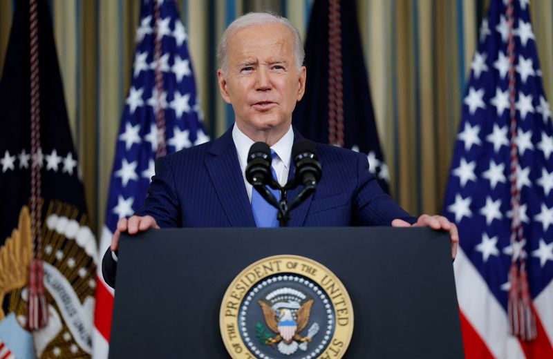 &copy; Reuters. FILE PHOTO: U.S. President Joe Biden discusses the 2022 U.S. midterm election results during a news conference in the State Dining Room at the White House in Washington, U.S., November 9, 2022. REUTERS/Tom Brenner