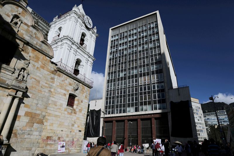 © Reuters. FILE PHOTO: General view of Colombia's central bank in Bogota, Colombia October 9, 2019. REUTERS/Luisa Gonzalez