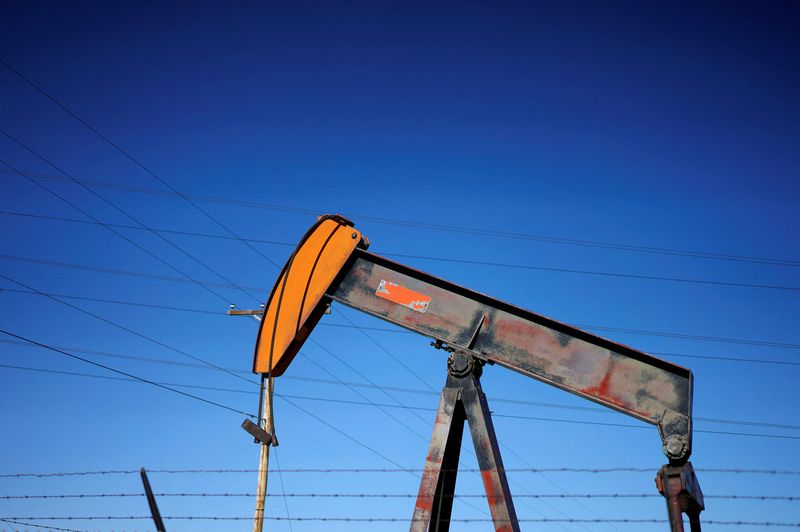 &copy; Reuters. FILE PHOTO: An oil well pump jack is seen at an oil field supply yard near Denver, Colorado, U.S., February 2, 2015.    REUTERS/Rick Wilking/File Photo