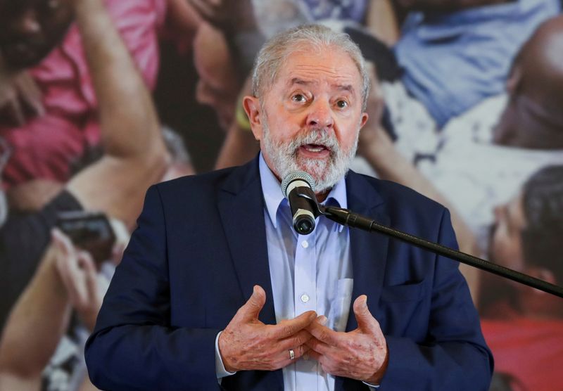 &copy; Reuters. FOTO DE ARCHIVO: Expresidente de Brasil Luiz Inacio Lula da Silva en Sao Bernardo do Campo cerca de Sao Paulo, Brasil, 10 de marzo del 2021. REUTERS/Amanda Perobelli