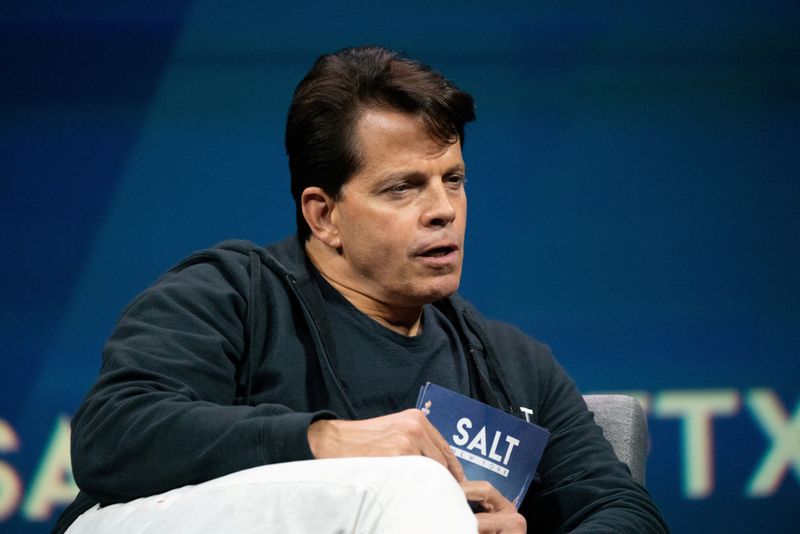 &copy; Reuters. FILE PHOTO: Anthony Scaramucci, founder and managing partner of SkyBridge speaks during the SALT conference in Manhattan, New York City, U.S., September 14, 2022.  REUTERS/David 'Dee' Delgado/File Photo