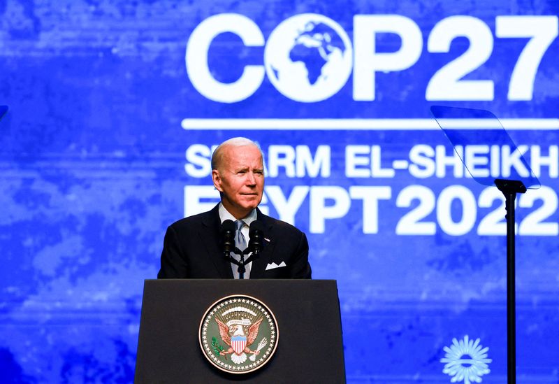 &copy; Reuters. Le président américain Joe Biden prononce un discours lors du sommet sur le climat COP27, à Sharm el-Sheikh, en Égypte. /Photo prise le 11 novembre 2022/REUTERS/Mohamed Abd El Ghany